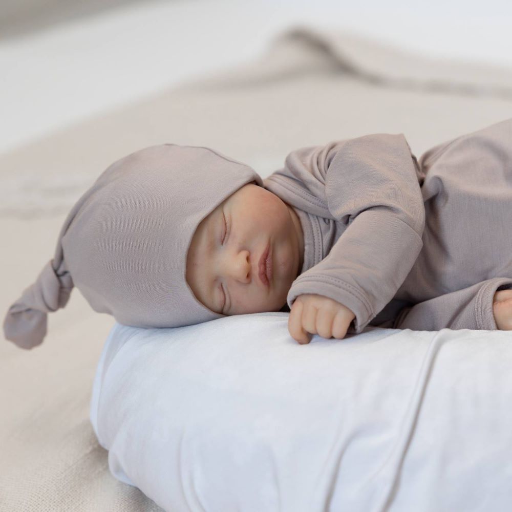 Immer das perfekte Klima|
Die temperaturregulierende Eigenschaft hält dein Baby zu jeder Jahreszeit angenehm temperiert.
